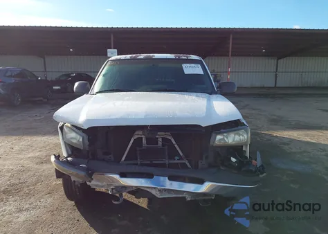 2003 Chevrolet Silverado 1500 Ls z USA, uszkodzony, nr VIN 2GCEC19T731349729